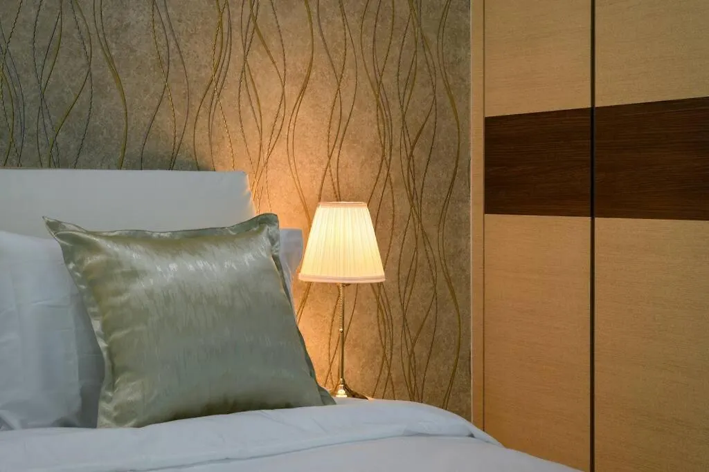 2R1B/Seaview Tropical /1~8Pax/Gurney Mansion One Apartman George Town Malajzia