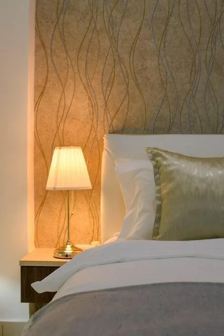 2R1B/Seaview Tropical /1~8Pax/Gurney Mansion One Apartman George Town Malajzia